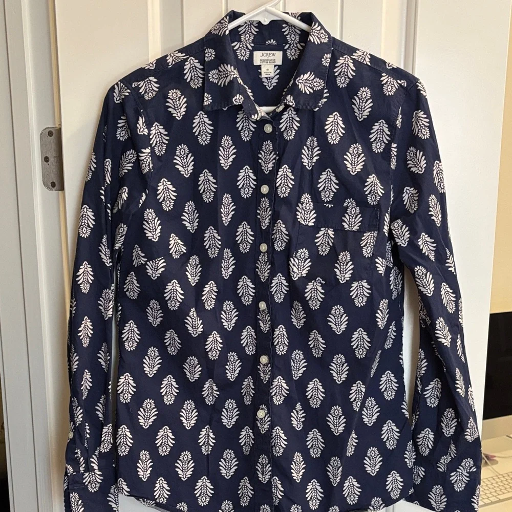 J Crew Factory Button Up Poplin Shirt in Signature Fit, size small - Picture 5 of 12